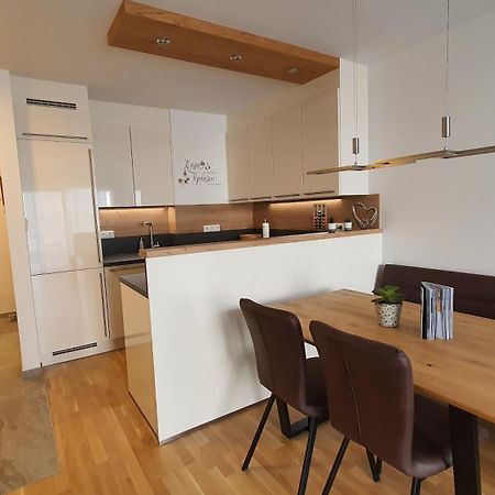 Luxurioeses Apartment Mit Garten & Terrasse In Der Naehe Vom See Im Schoenen Salzkammergut Gmunden Buitenkant foto