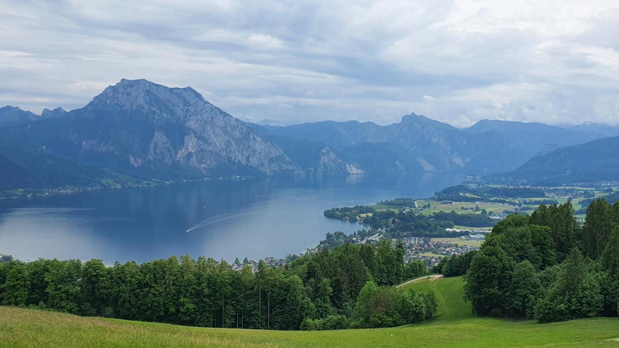 Luxurioeses Apartment Mit Garten & Terrasse In Der Naehe Vom See Im Schoenen Salzkammergut Gmunden Buitenkant foto